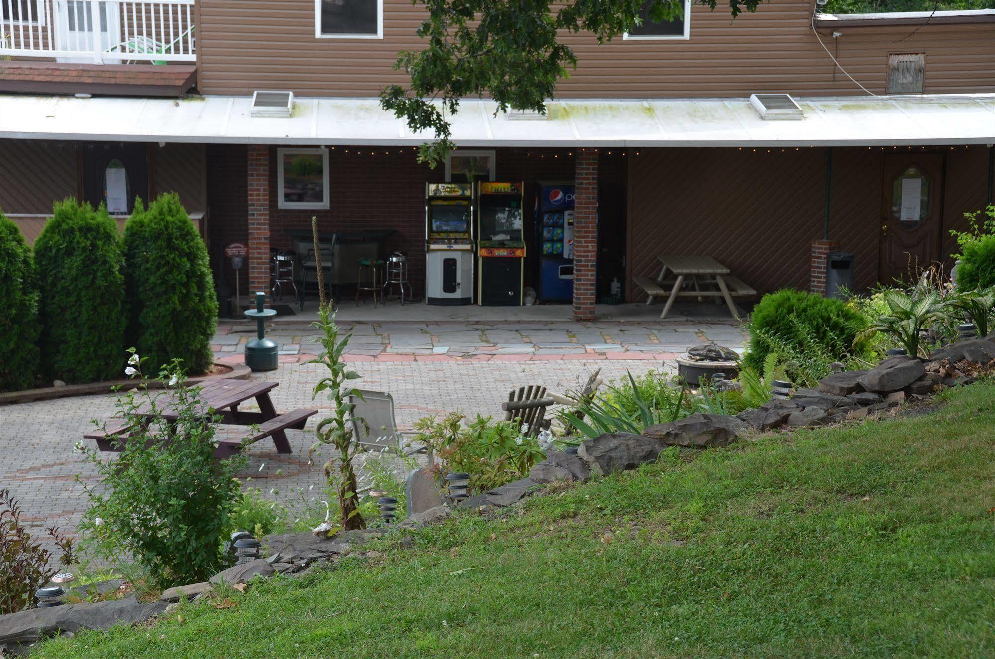 B&B Lounge Catskill Exterior photo